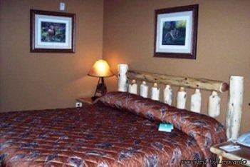Pine Peaks Lodge & Suites Cross Lake Cameră foto